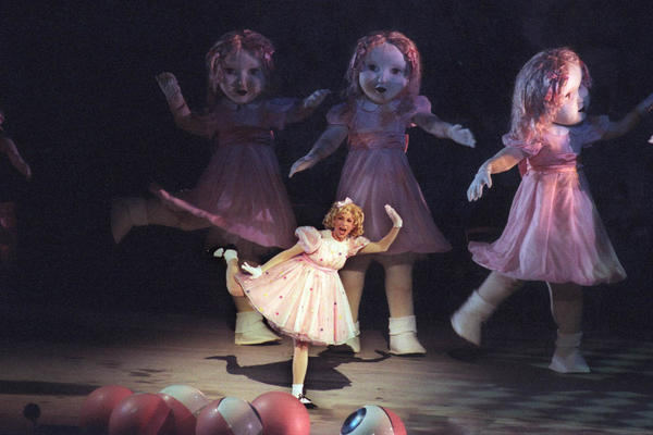 Les-contes-d-Hoffmann-Olympia-Choregies-d-Orange-2000-C-Grand-Angle-Orange_reference