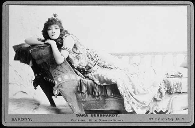 Napoleon Sarony, Sarah Bernhardt nei panni di Cleopatra